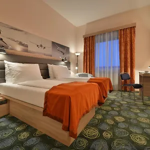 Ramada Airport Otel