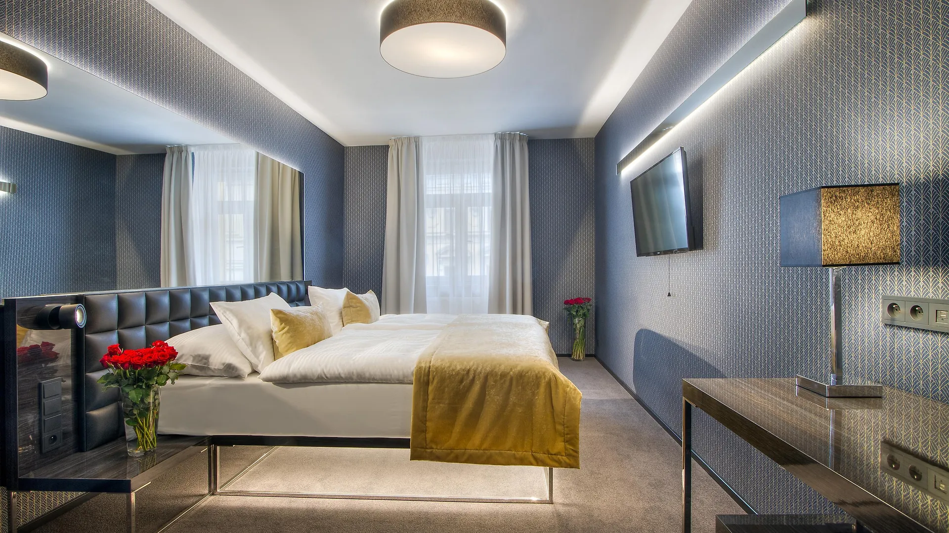 Hotel Mucha Πράγα 4*,  Τσεχία