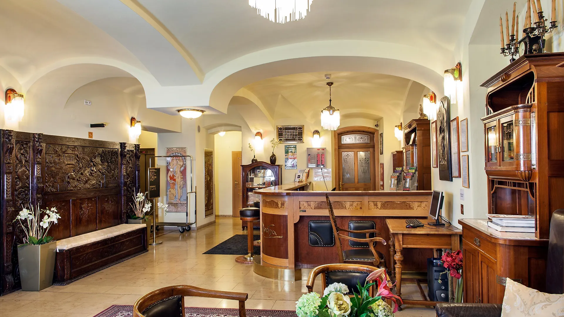Hotel Mucha Πράγα 4*,  Τσεχία