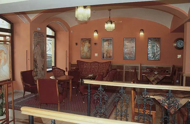 Hotel Mucha Πράγα 4*,